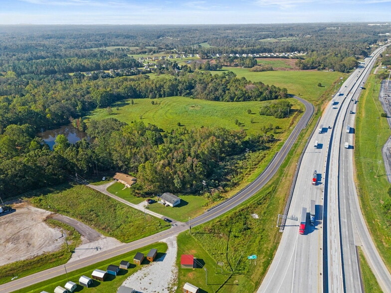 102 Forestdale Dr, Gaffney, SC for sale - Building Photo - Image 3 of 9