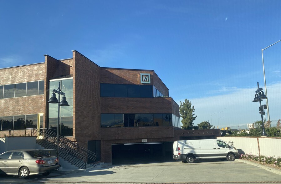 2640 E Garvey Ave S, West Covina, CA à louer - Photo du bâtiment - Image 2 de 8