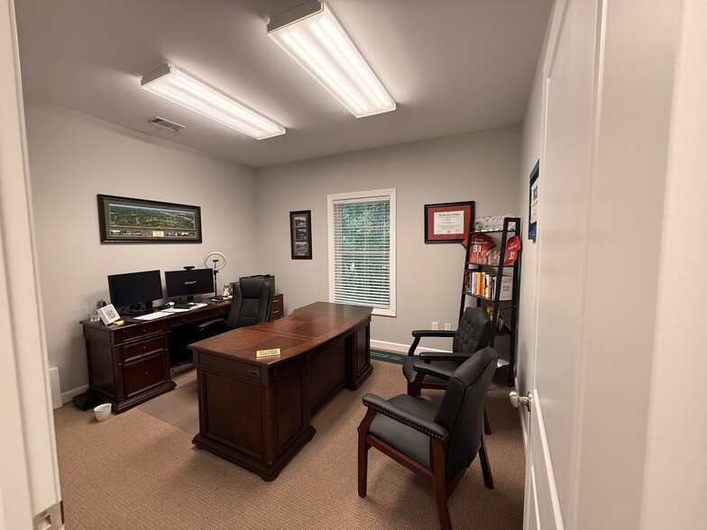 1020 Bryan Wood Loop, Savannah, GA for lease - Interior Photo - Image 2 of 7