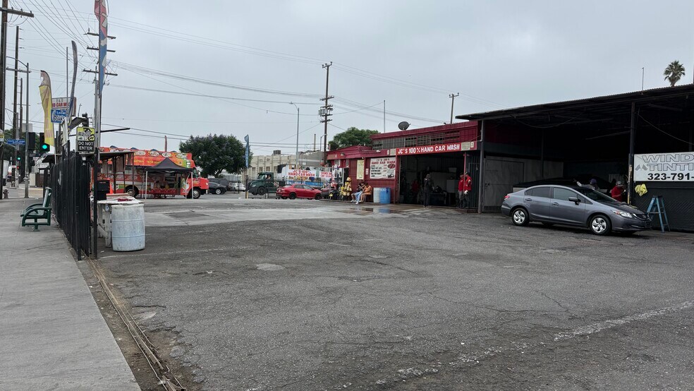 5821 Avalon Blvd, Los Angeles, CA à louer - Photo du bâtiment - Image 3 de 5