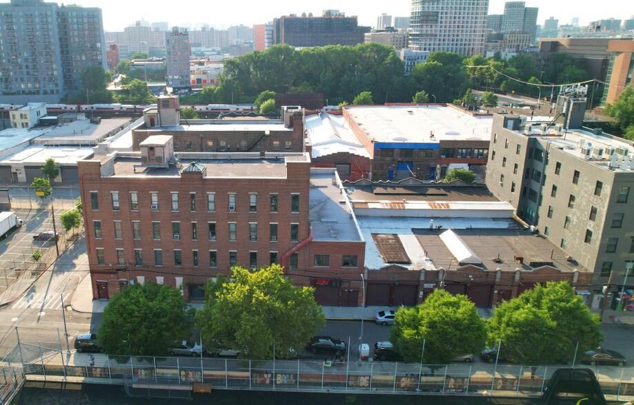 375 Rider Ave, Bronx, NY à vendre - Photo principale - Image 2 de 2