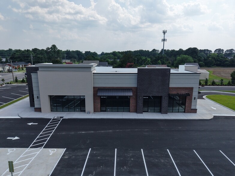 2610 Dickinson Ave, Greenville, NC for lease - Building Photo - Image 3 of 11