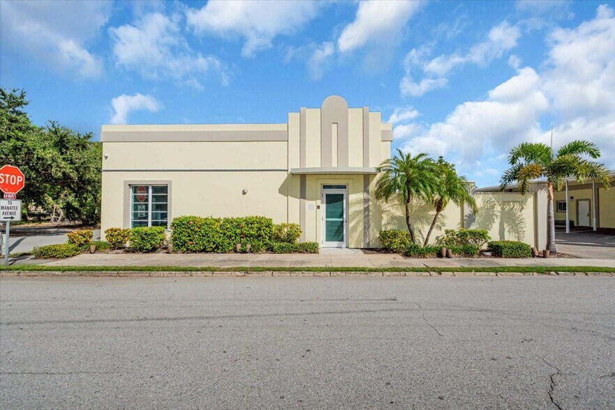 417 8th St W, Bradenton, FL à louer - Photo du bâtiment - Image 1 de 7