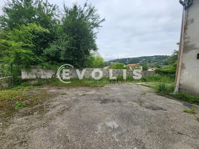 Flex in Givors for sale - Building Photo - Image 2 of 28