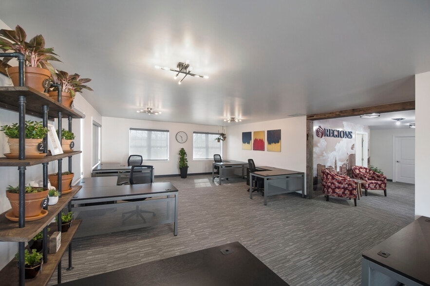 15 N Main St, Marlborough, CT for lease - Interior Photo - Image 2 of 5