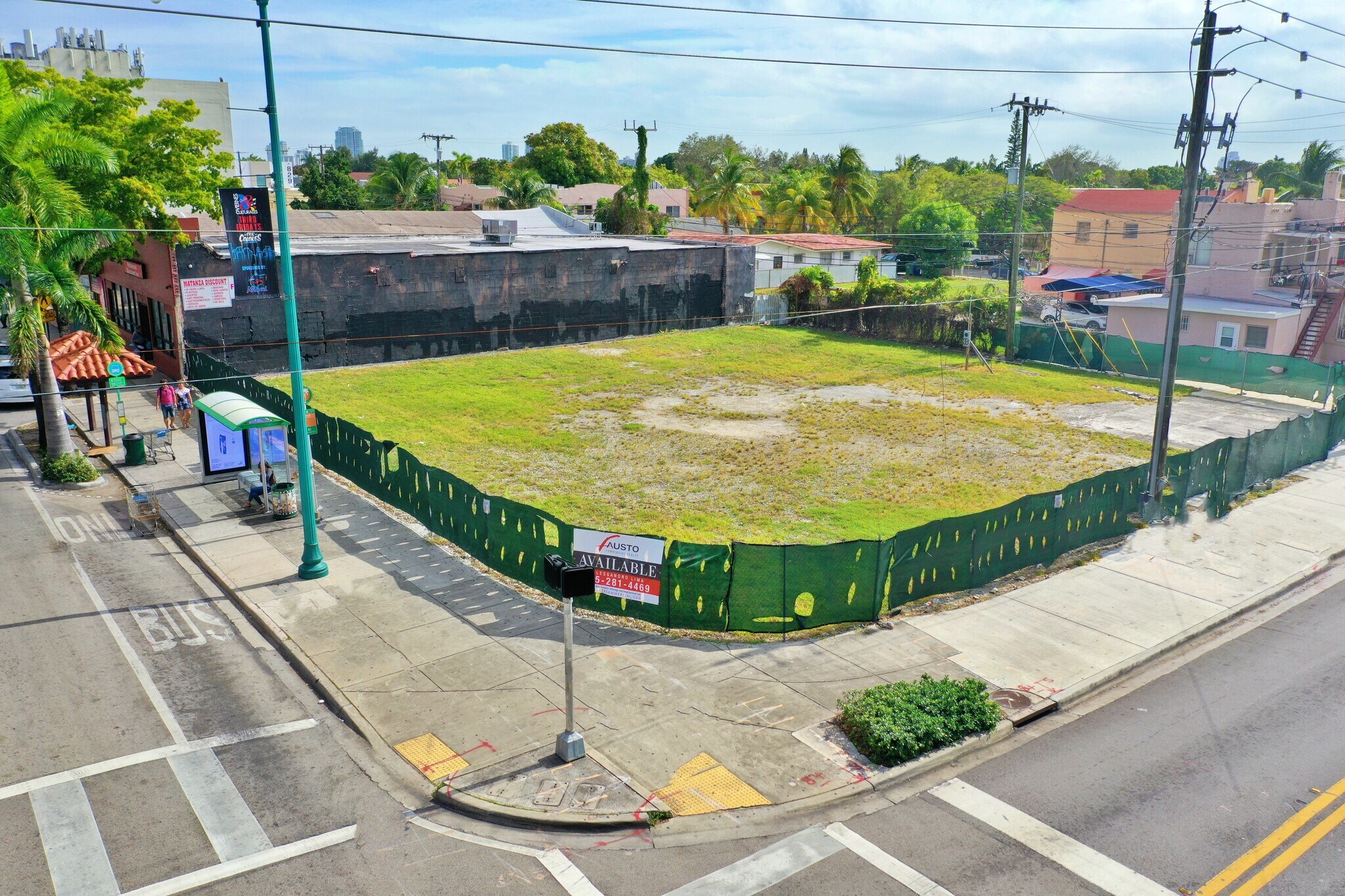 1888 SW 8th St, Miami, FL à louer Photo principale- Image 1 de 20