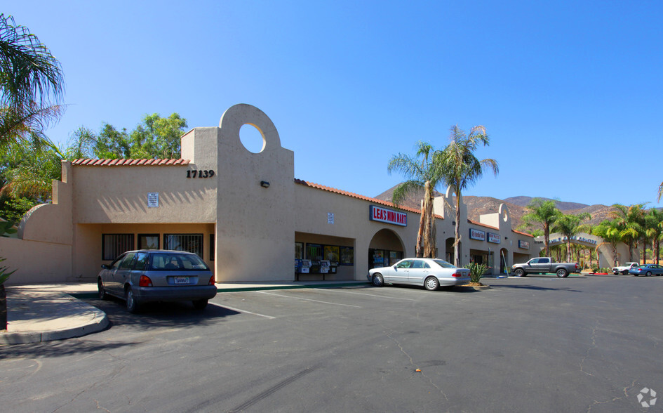 17139-17159 Grand Ave, Lake Elsinore, CA for sale - Primary Photo - Image 1 of 1