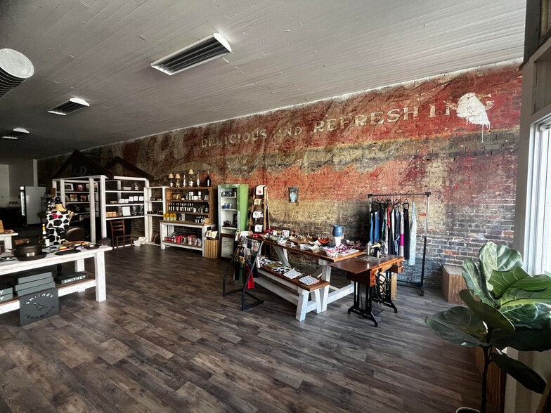 156 N Oak St, Batesburg-Leesville, SC for lease - Building Photo - Image 3 of 7