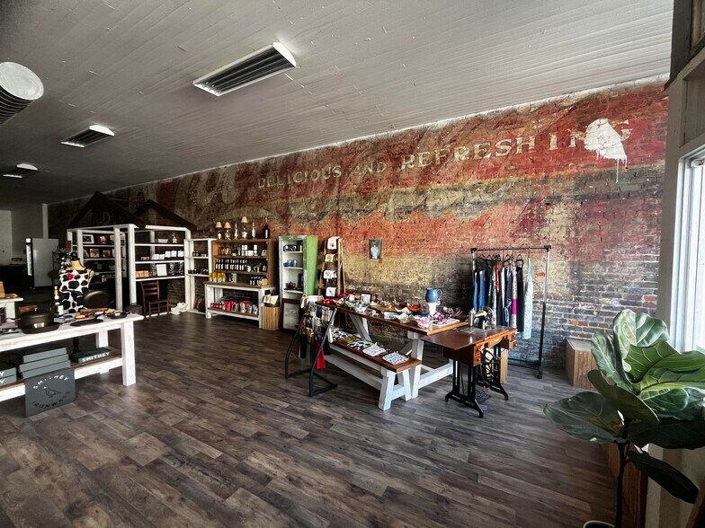 156 N Oak St, Batesburg-Leesville, SC à louer - Photo du bâtiment - Image 3 de 7