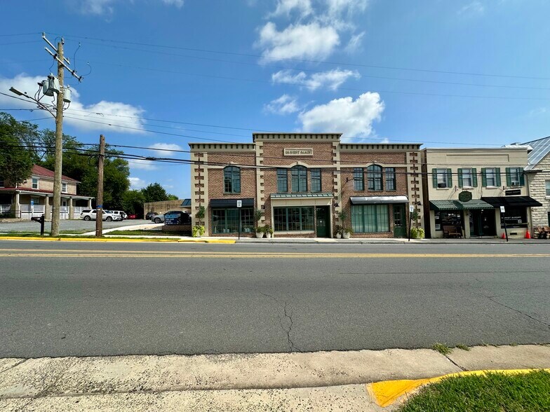 151 W Main St, Purcellville, VA for lease - Building Photo - Image 1 of 3
