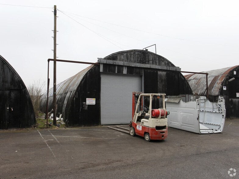 Boughton Industrial Estate, Boughton à vendre - Photo du bâtiment - Image 2 de 2