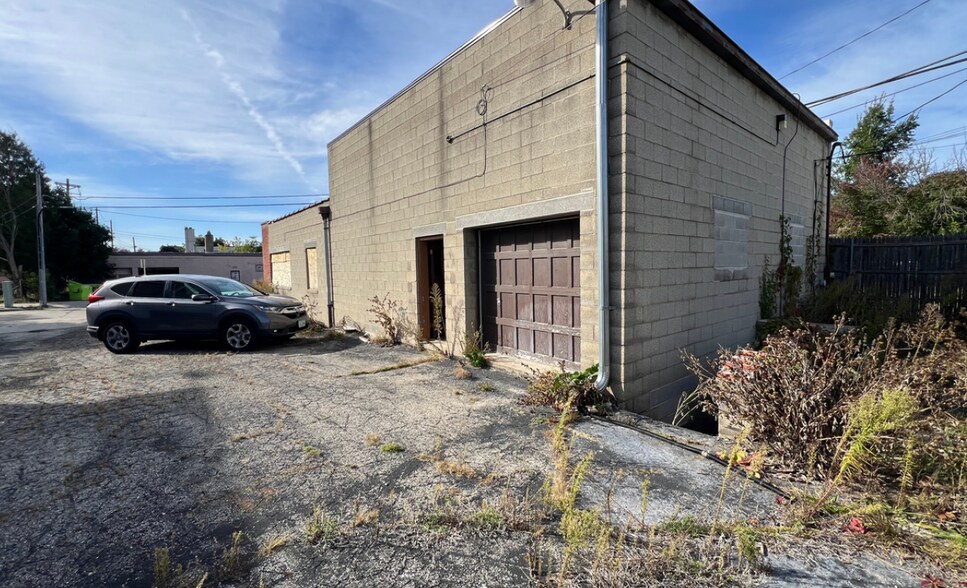 420-422 N 63rd St, Milwaukee, WI à vendre - Photo du bâtiment - Image 2 de 6