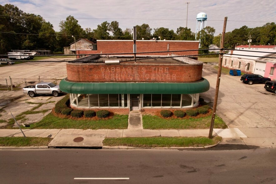 311 N Longstreet St, Kingstree, SC for sale - Primary Photo - Image 1 of 26