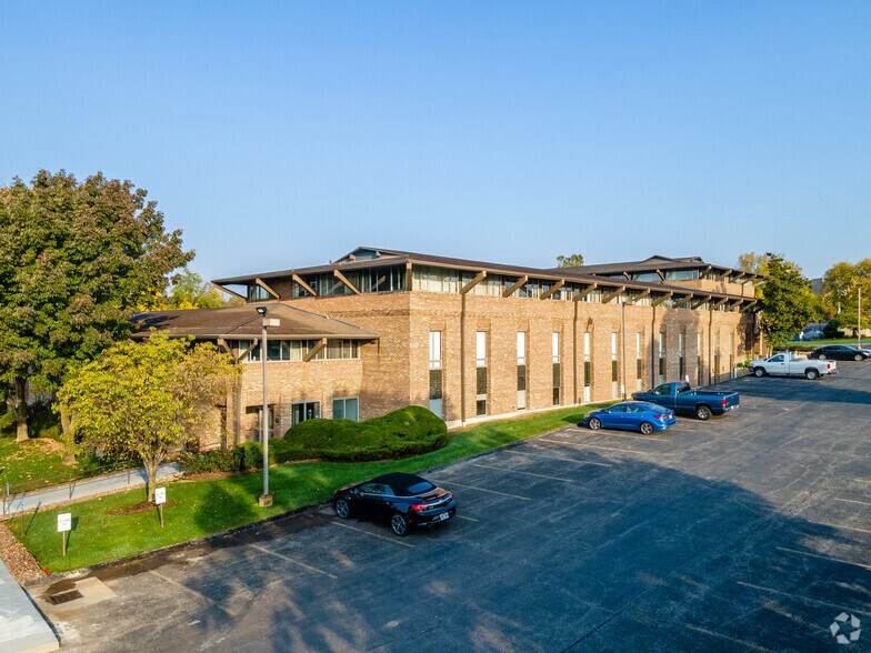 8900 State Line Rd, Leawood, KS à vendre - Photo du bâtiment - Image 3 de 14
