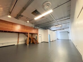 5881 Obispo Ave, Long Beach, CA for lease Interior Photo- Image 2 of 4