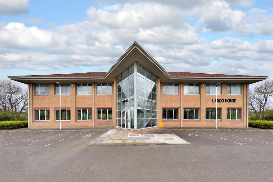 Carnegie Ave, Dunfermline for lease - Building Photo - Image 3 of 12