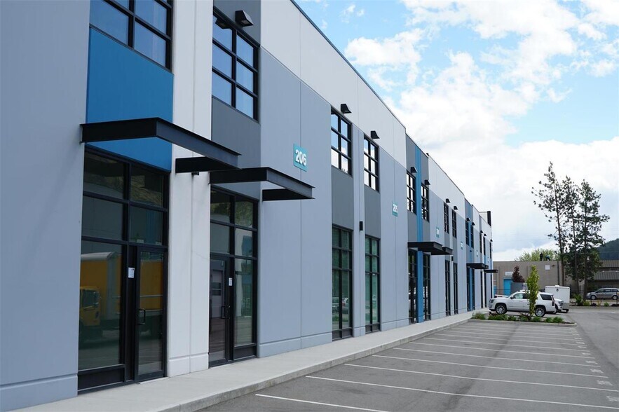 2646 Kyle Rd, West Kelowna, BC à louer - Photo du bâtiment - Image 1 de 2