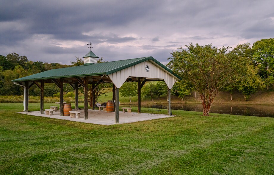 670 Wyo Rd, Mocksville, NC à vendre - Photo du bâtiment - Image 2 de 15