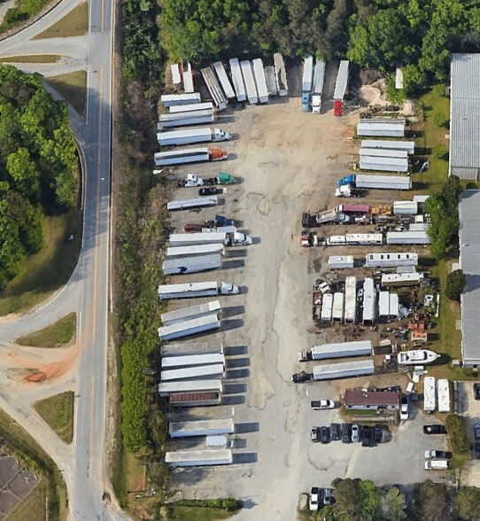 7609 Canoe Rd portefeuille de 3 propriétés à vendre sur LoopNet.ca - Photo du bâtiment - Image 3 de 7