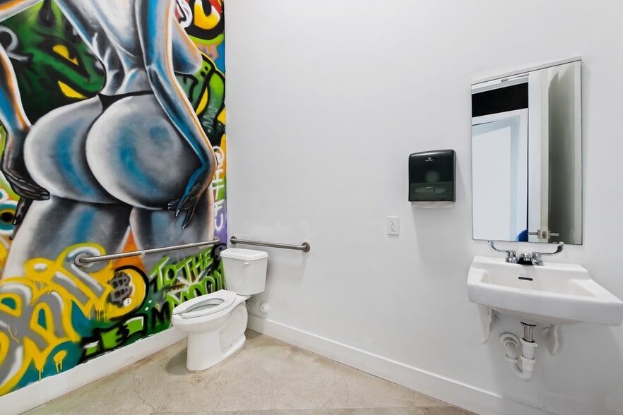 503 SW 2nd Ave, Fort Lauderdale, FL for lease - Interior Photo - Image 2 of 10