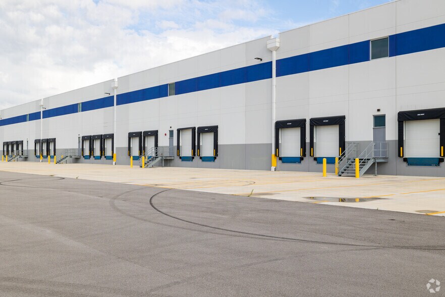 9450 Piper Rd, Punta Gorda, FL à louer - Photo du bâtiment - Image 3 de 6