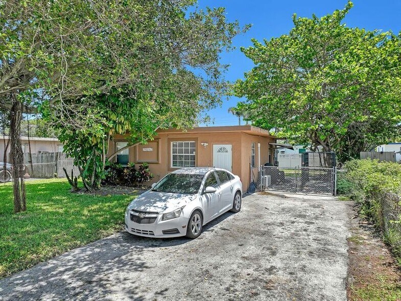 2502 NW 6th St, Pompano Beach, FL à vendre - Photo principale - Image 1 de 1
