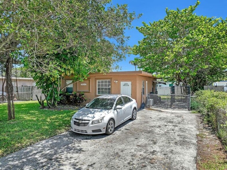 2502 NW 6th St, Pompano Beach, FL for sale - Primary Photo - Image 1 of 1