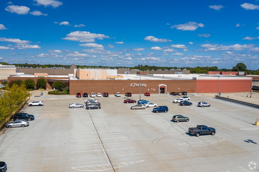 11750-11925 Fair Oaks Mall, Fairfax, VA for lease - Building Photo - Image 2 of 17
