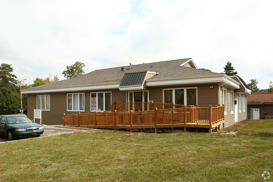 808 W Lake Lansing Rd, East Lansing, MI for sale - Building Photo - Image 1 of 1