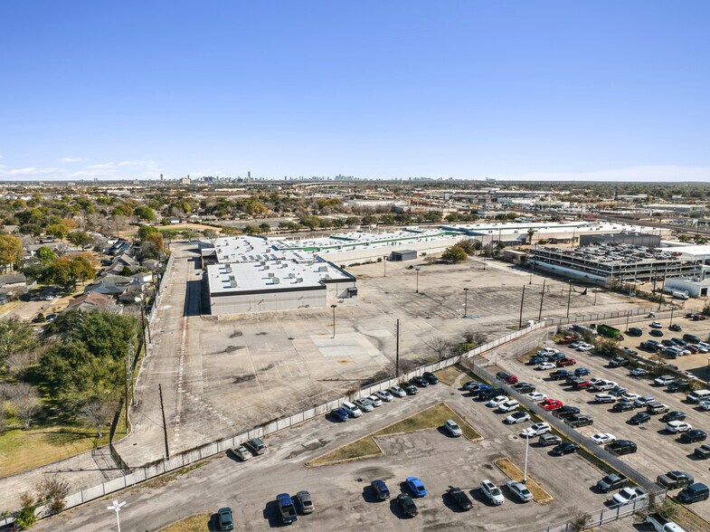12002 US 59 Hwy, Meadows Place, TX à vendre - Photo du bâtiment - Image 3 de 7