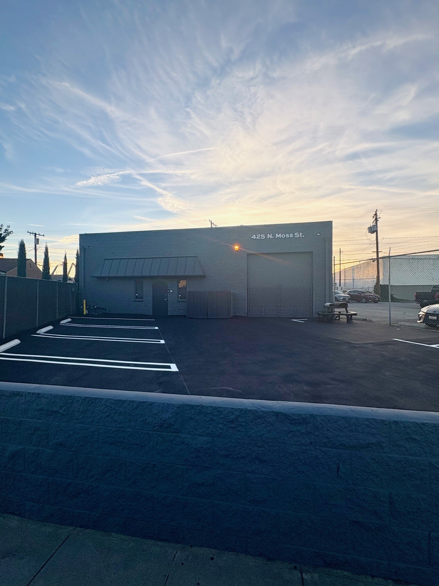 425 N Moss St, Burbank, CA for lease Building Photo- Image 1 of 6