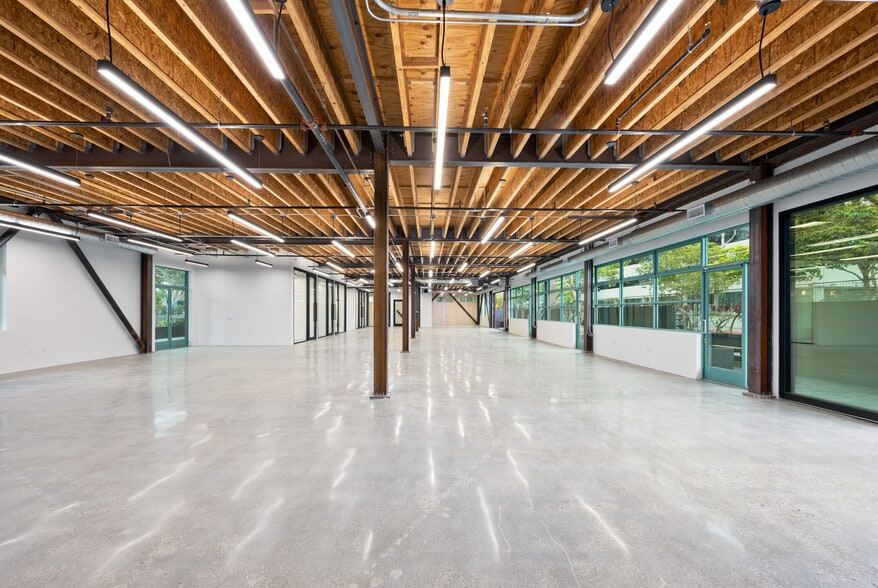 1447 Cloverfield Blvd, Santa Monica, CA for lease - Building Photo - Image 3 of 15