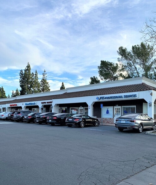 2346 E Thousand Oaks Blvd, Thousand Oaks, CA for lease - Building Photo - Image 3 of 11