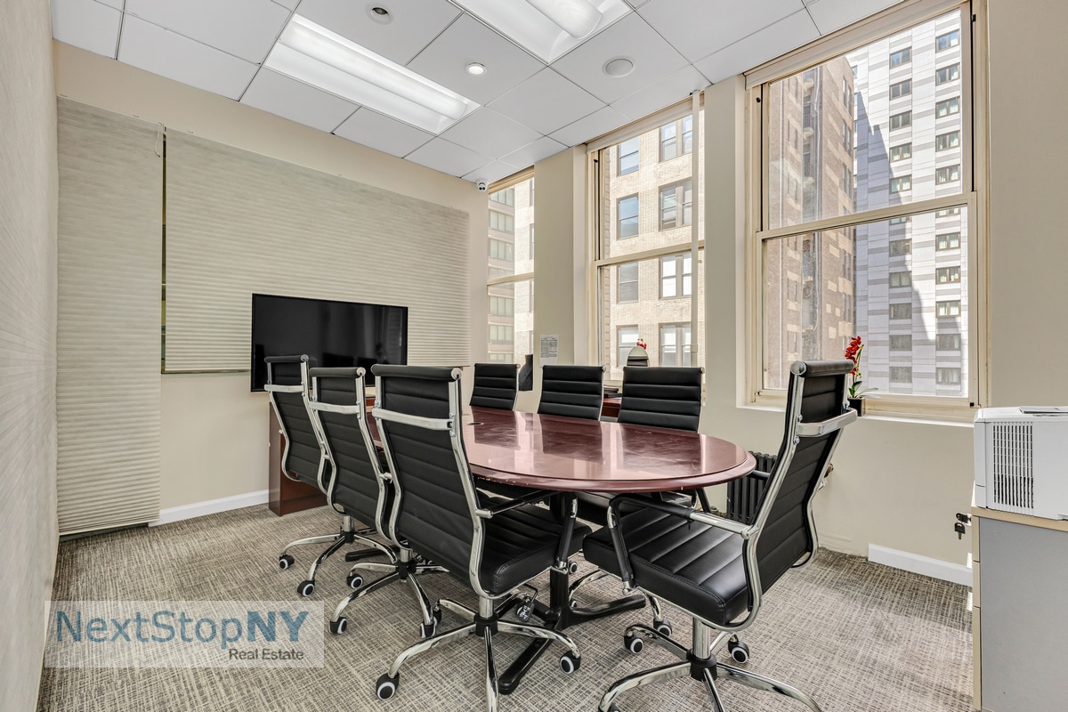 70 W 36th St, New York, NY 10018 - Unité 6A -  - Photo intérieure - Image 2 of 14