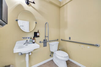 93 Elm St, Old Saybrook, CT à vendre Photo intérieure- Image 1 de 11