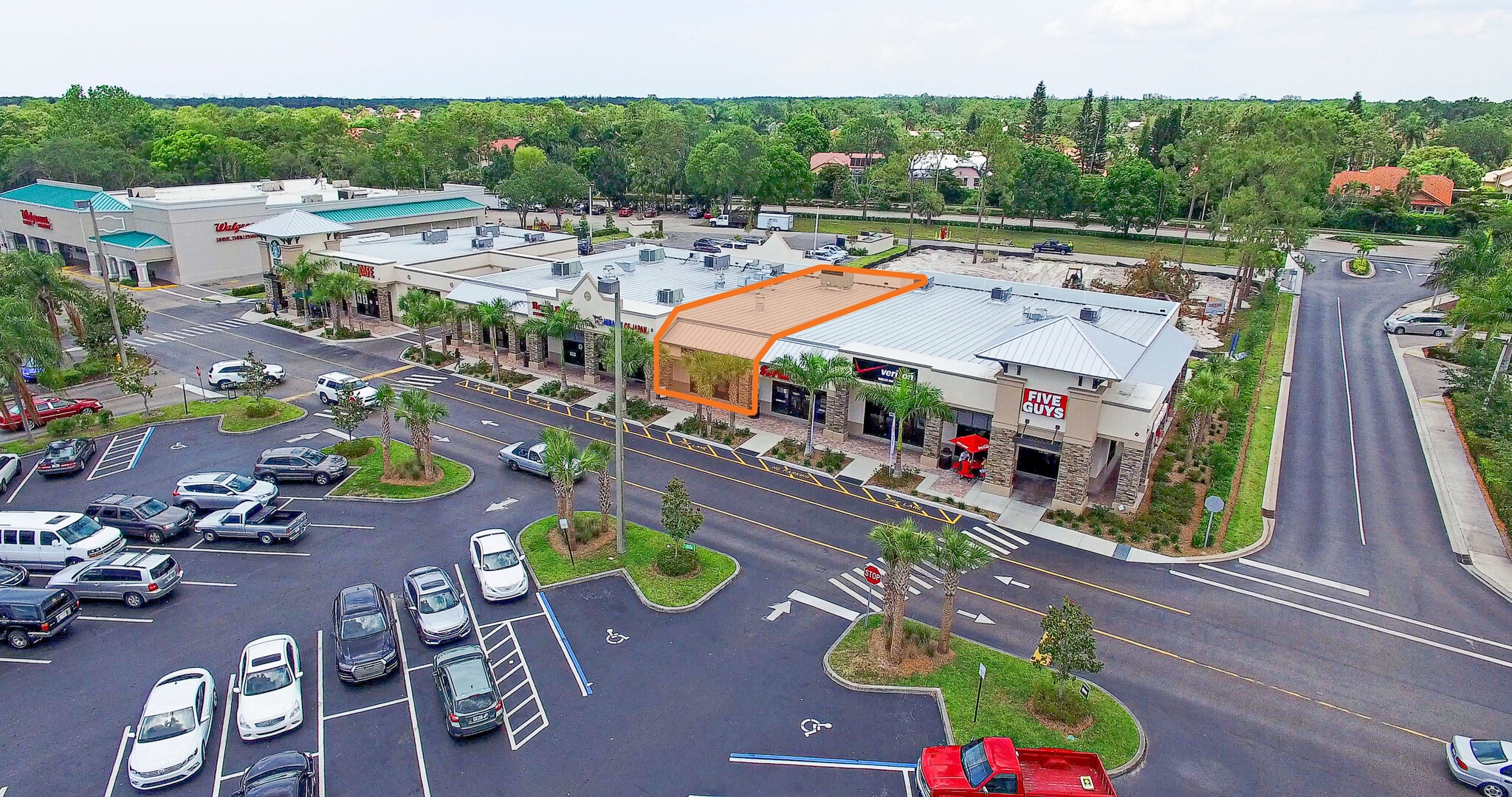 7335 Radio Rd, Naples, FL for lease Interior Photo- Image 1 of 5