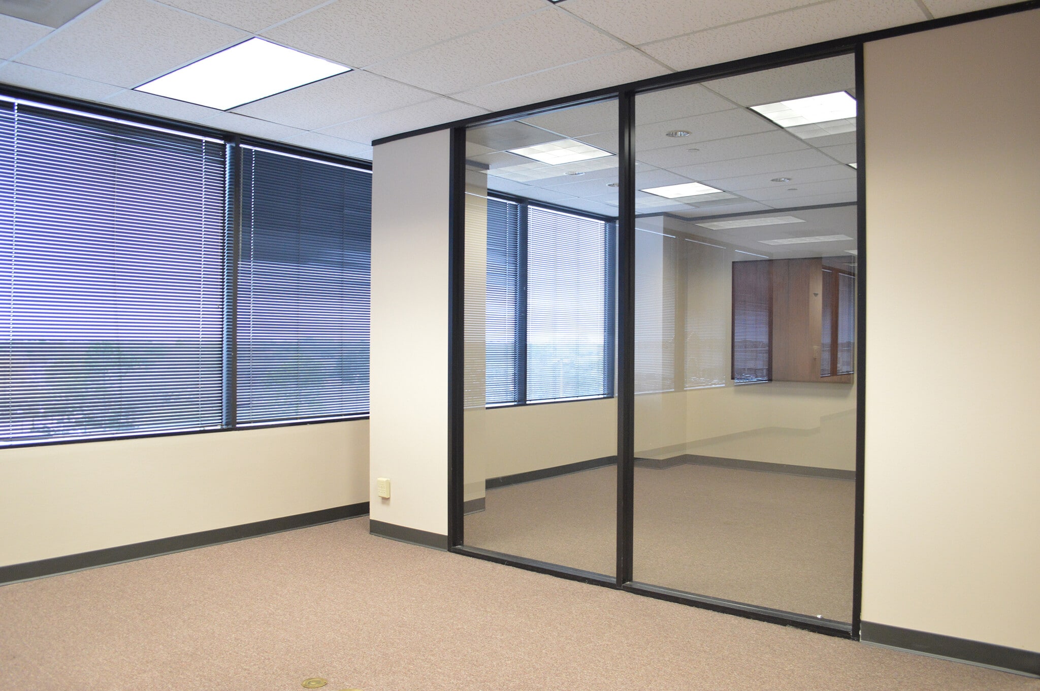 2550 Gray Falls Dr, Houston, TX for lease Interior Photo- Image 1 of 3