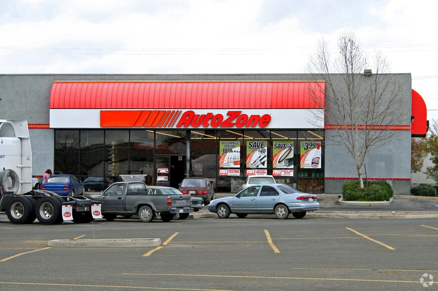 25 W Polk St, Coalinga, CA à louer - Photo du bâtiment - Image 2 de 16