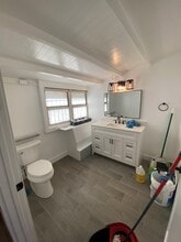 11120 Burbank Blvd, North Hollywood, CA à louer Photo intérieure- Image 1 de 15