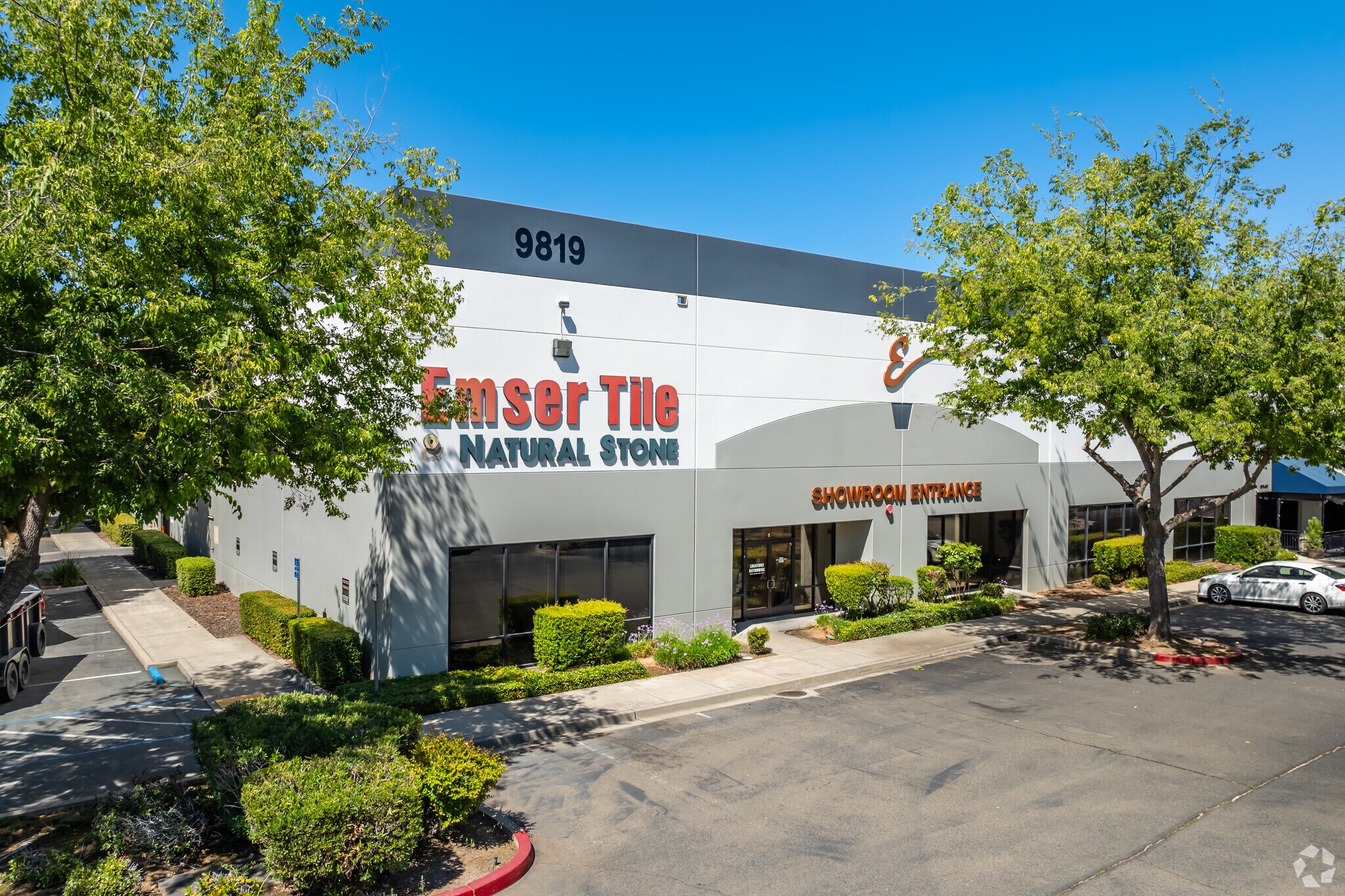 9819 Business Park Dr, Sacramento, CA for lease Primary Photo- Image 1 of 5