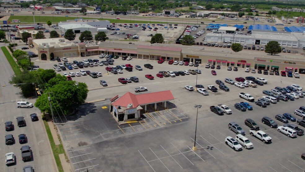 4600-4722 S 14th St, Abilene, TX à louer - Vidéo sur l’inscription commerciale - Image 2 de 5