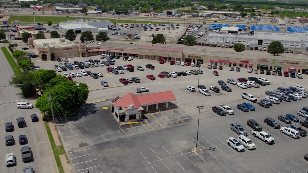 4600-4722 S 14th St, Abilene, TX à louer - Vidéo sur l’inscription commerciale - Image 2 de 5