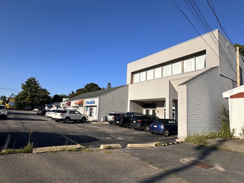 725 Lafayette Rd, Hampton, NH à louer - Photo du bâtiment - Image 1 de 13