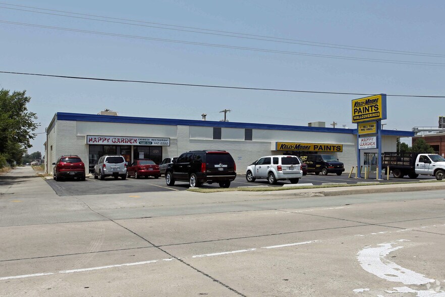 108-110 24th Ave SW, Norman, OK à louer - Photo du bâtiment - Image 2 de 5