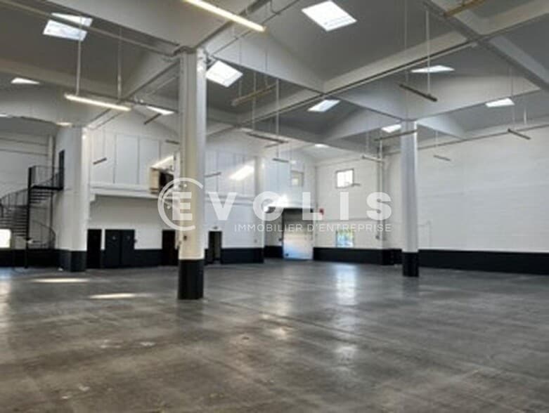51 Rue Tremiere, Villeneuve-d'Ascq for lease - Interior Photo - Image 2 of 9