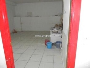 Retail in Segovia, Segovia for lease Interior Photo- Image 2 of 8