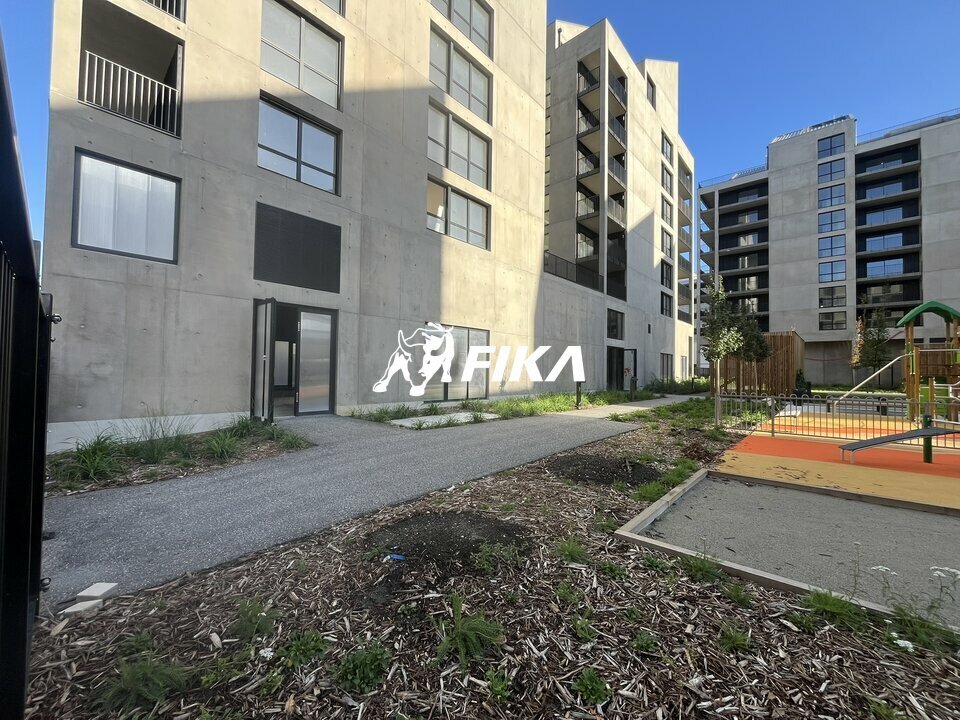 Retail in Bordeaux for sale Building Photo- Image 1 of 13