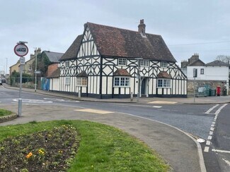 More details for The Red Lion, 1 London Rd, Biggleswade - Retail for Sale