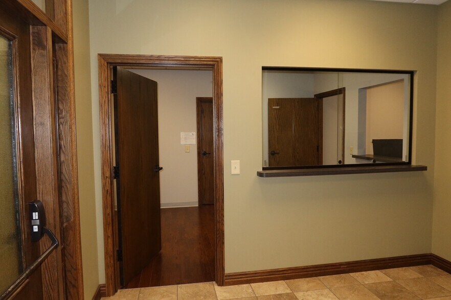 1801 W 32nd St, Joplin, MO à louer - Hall d’entrée - Image 2 de 18