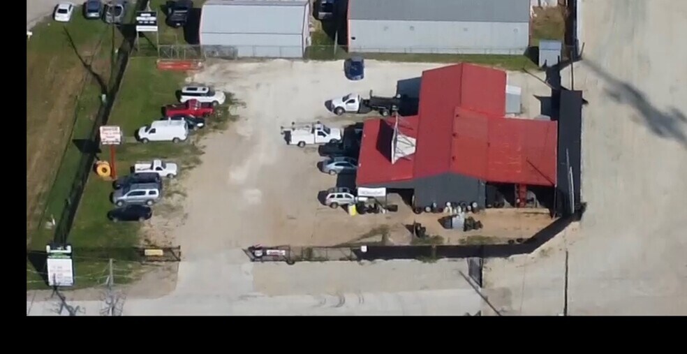 19201 Highway 105 W, Montgomery, TX à louer - Photo du bâtiment - Image 2 de 2